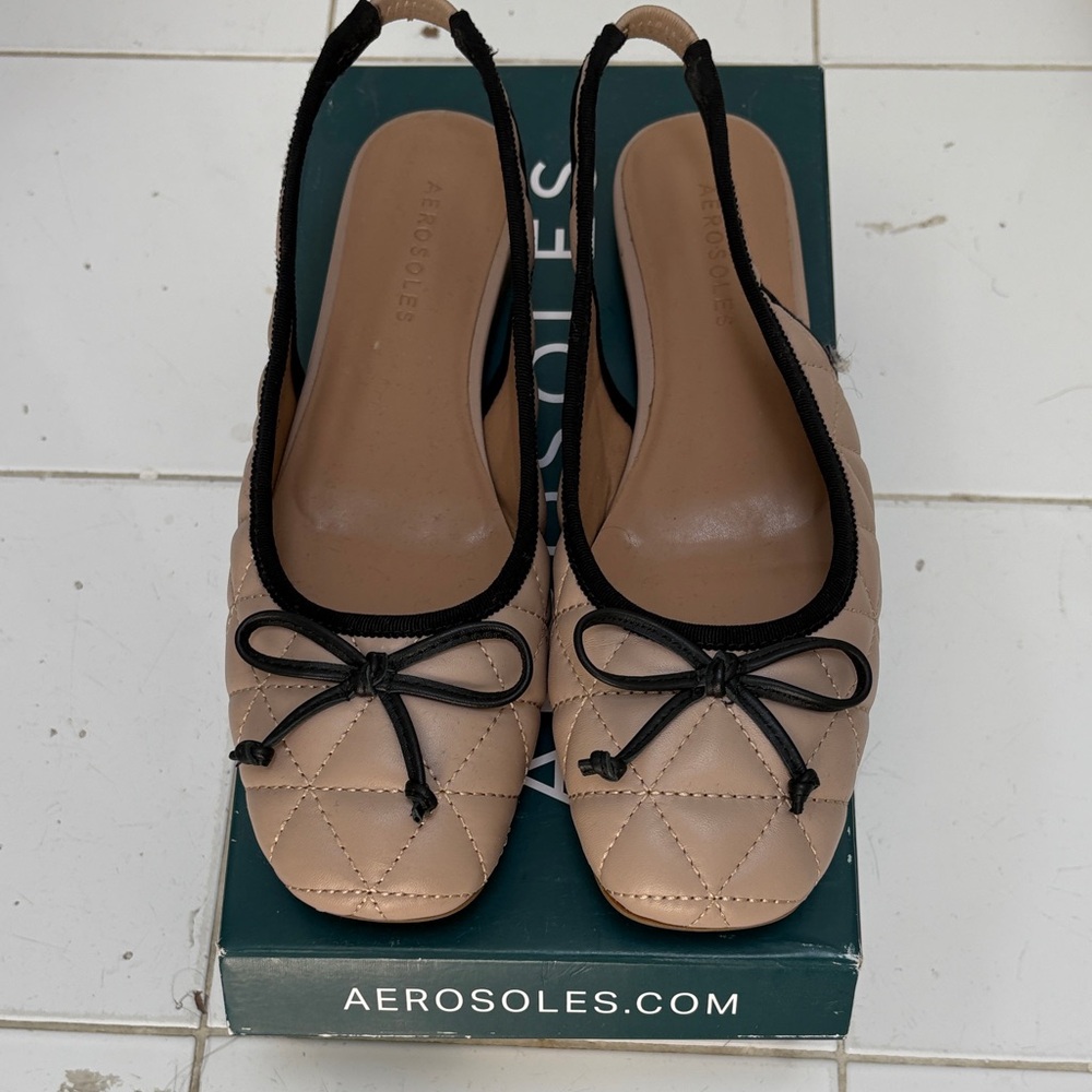 AEROSOLES Women's Beige Quilted Slingback Flats